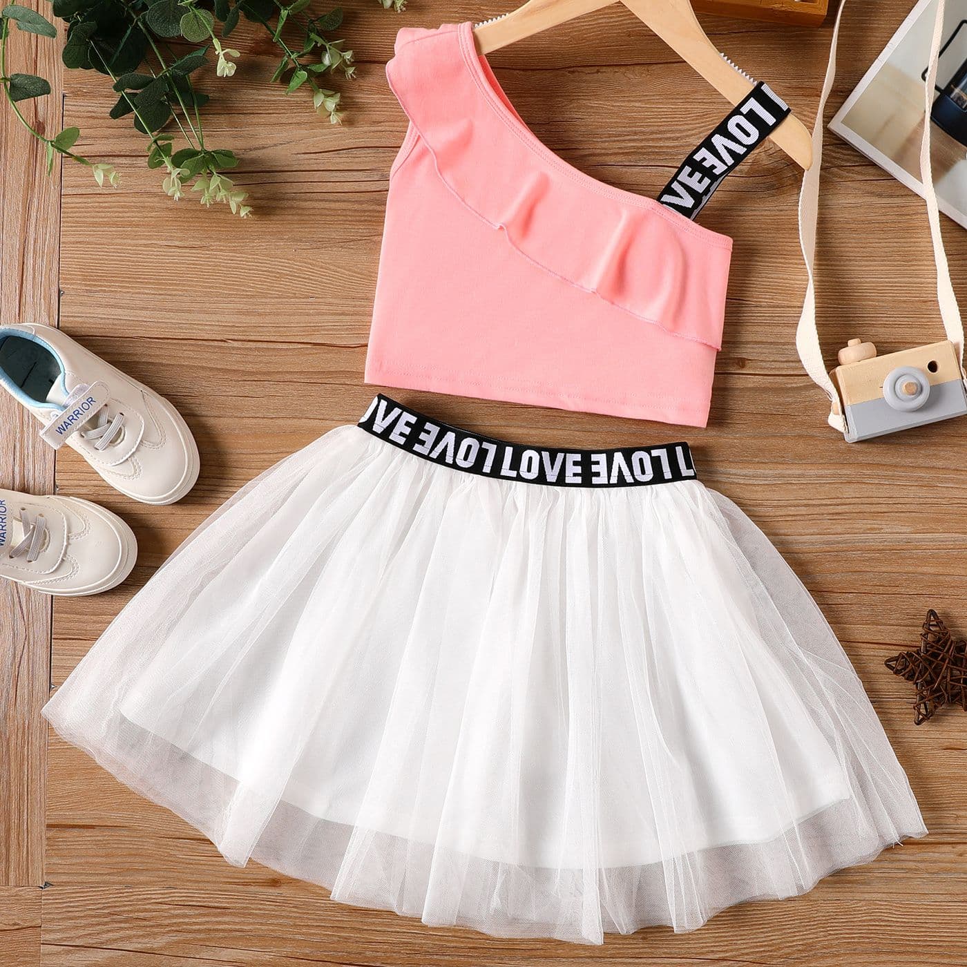 2-piece kid girl letter print sleeveless one shoulder camisole and mesh skirt set